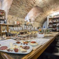 Wine Tasting & Winery Tours