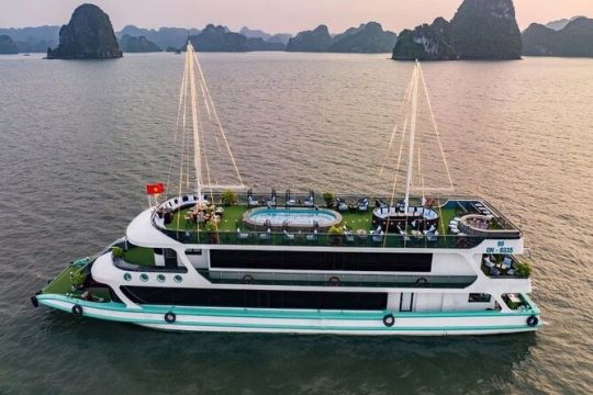 Easter in Ha Long Bay