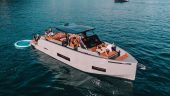 Yacht tour