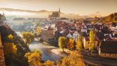 Puts everything of Česky Krumlov together.