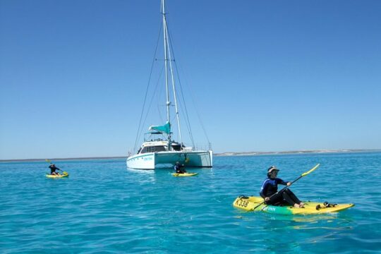 Good Friday in Coral Bay