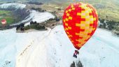 Hot air balloon over pamukkali